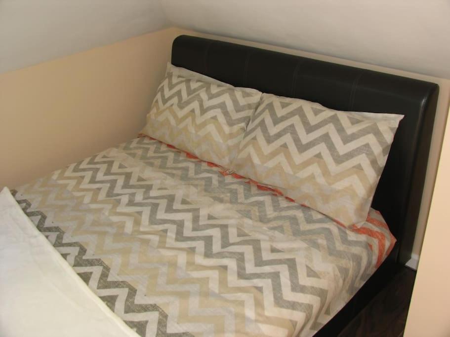 Modern Cosy Private Studio, Wifi, Ip-Tv, Must See Romford Eksteriør billede